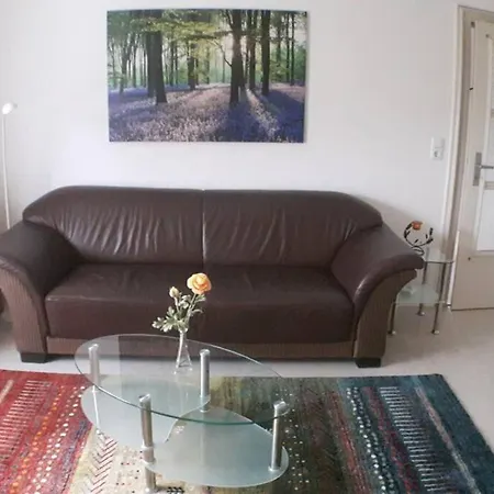 Modern Moebliertes Komfortappartement